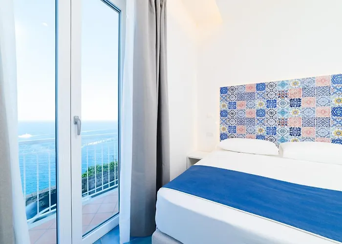 Alojamento de Acomodação e Pequeno-almoço Eden Sul Mare 3*